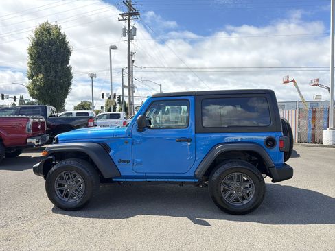 Used 2024 Jeep Wrangler Sport AWD/4WD image 2