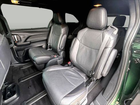 Used 2025 Toyota Sienna Limited AWD/4WD image 19