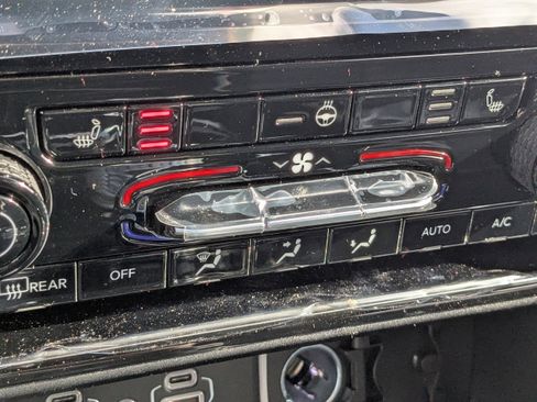 New 2025 Jeep Grand Cherokee Limited w/ Trailer Tow Package image 23