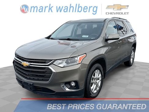 Used 2020 Chevrolet Traverse LT image 1