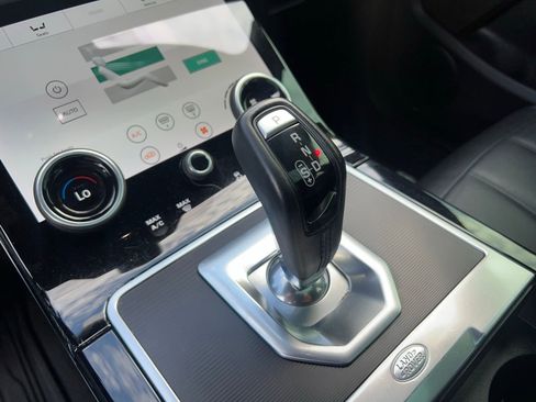 Used 2020 Land Rover Range Rover Evoque SE image 31