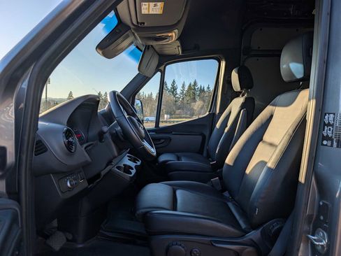 Used 2022 Mercedes-Benz Sprinter 3500 image 23