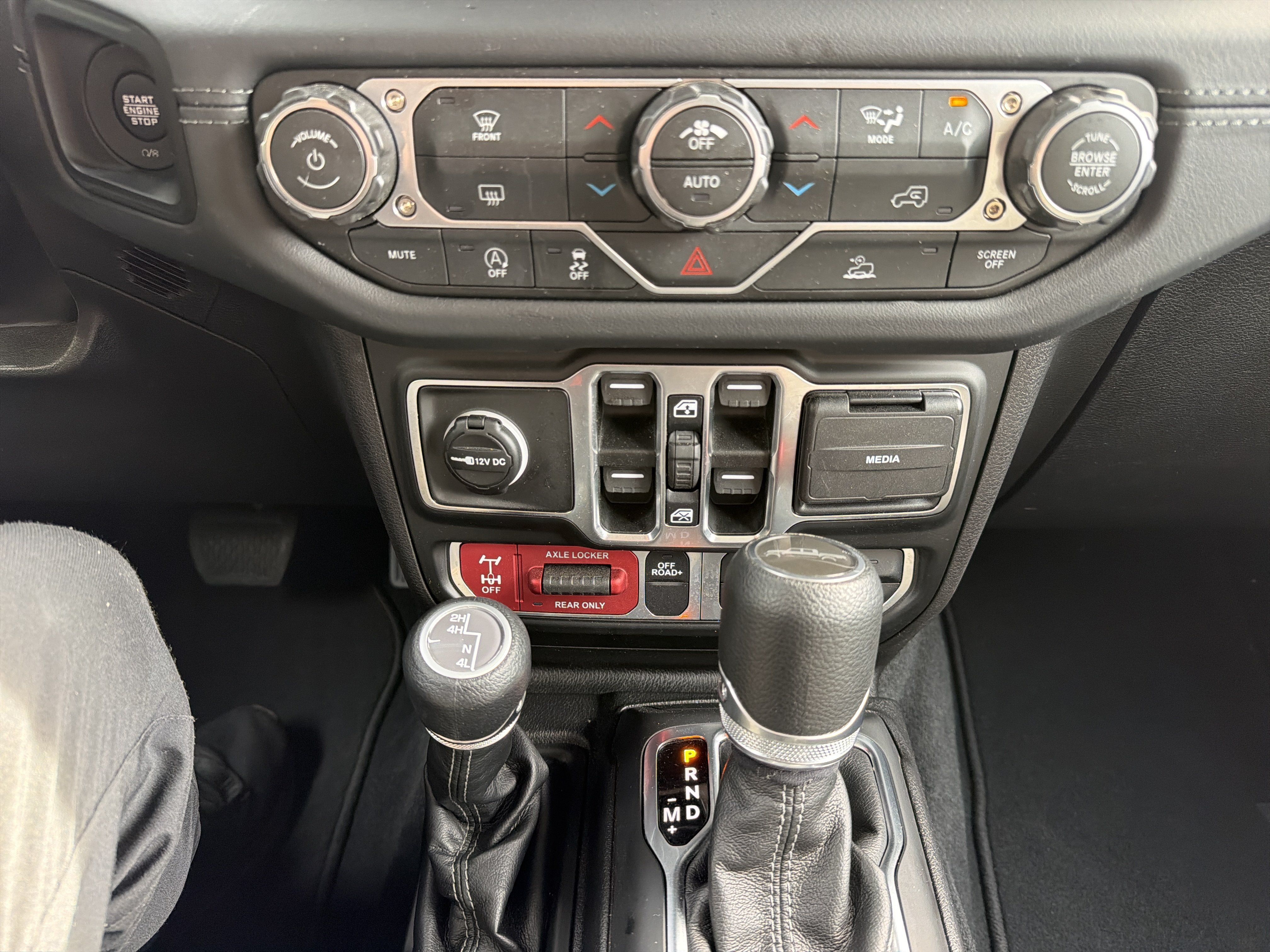 Used 2026 Jeep Gladiator Mojave AWD/4WD image 24