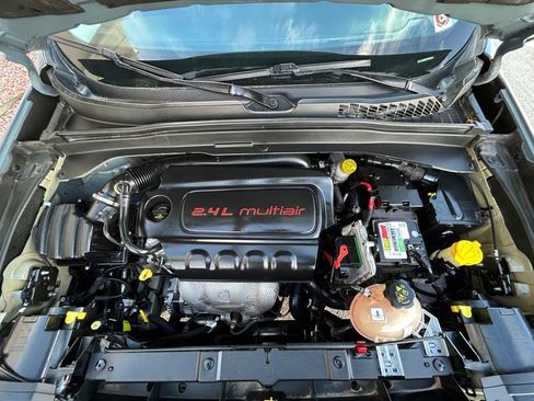 Used 2017 Jeep Renegade Latitude image 21