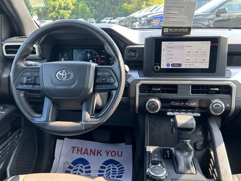 Used 2025 Toyota Tacoma SR5 AWD/4WD image 20