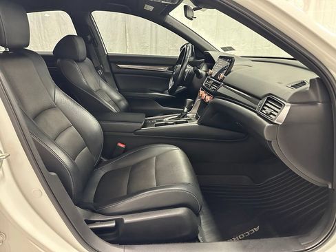 Used 2018 Honda Accord Sport image 55