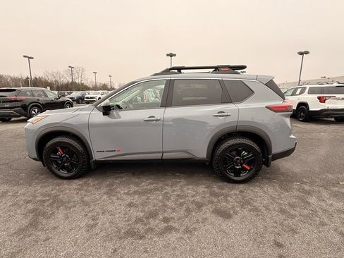 Certified 2025 Nissan Rogue SV image 8