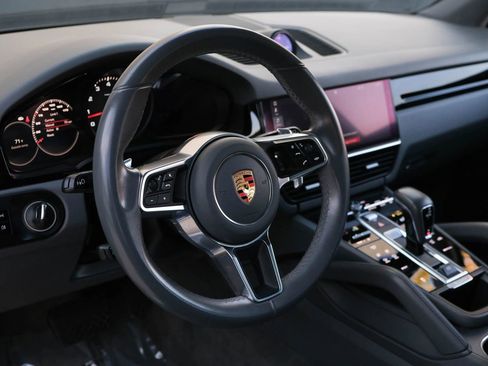 Used 2019 Porsche Cayenne image 23