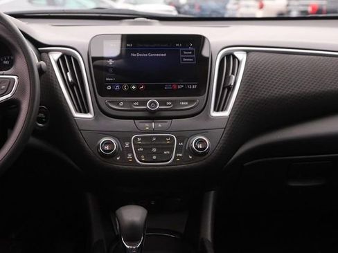 Used 2024 Chevrolet Malibu LT image 23