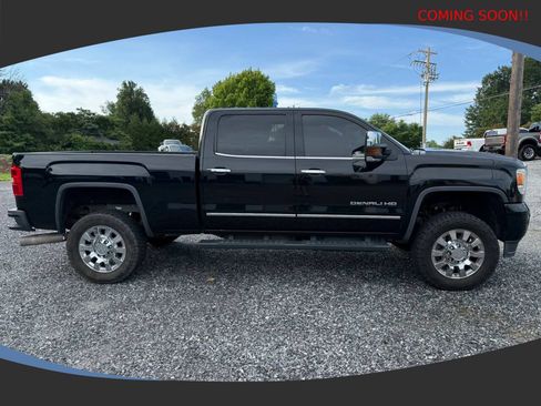 Used 2015 GMC Sierra 2500 Denali w/ Duramax Plus Package AWD/4WD image 2