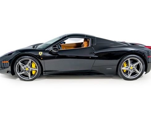 Used 2014 Ferrari 458 Spider image 3