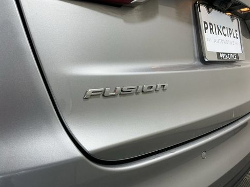 Used 2020 Ford Fusion SE FWD image 28