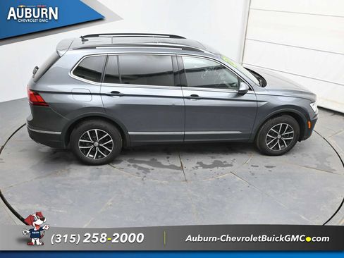 Used 2021 Volkswagen Tiguan SE w/ Panoramic Sunroof Package AWD/4WD image 29