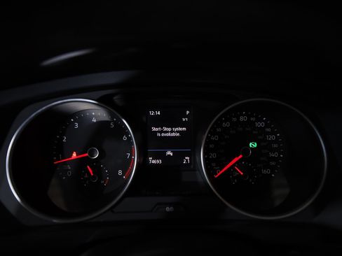 Used 2020 Volkswagen Tiguan SE R-Line image 16