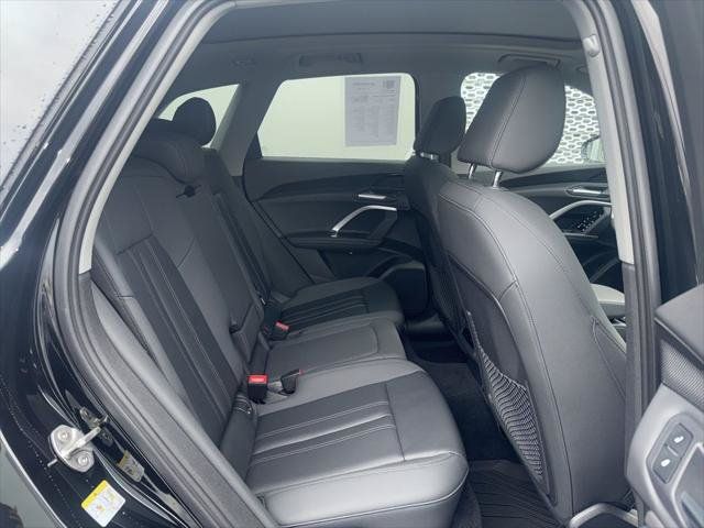 Used 2025 Audi Q5 Premium w/ Convenience Package AWD/4WD image 8