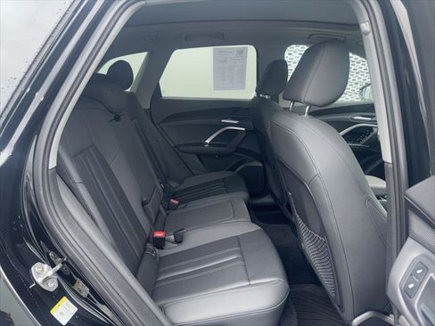 Certified 2025 Audi Q5 Premium w/ Convenience Package AWD/4WD image 8