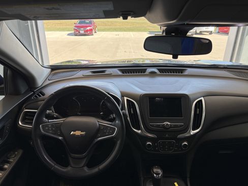 Used 2019 Chevrolet Equinox LT w/ Driver Convenience Package image 11
