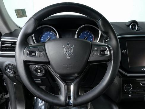 Used 2016 Maserati Ghibli image 11