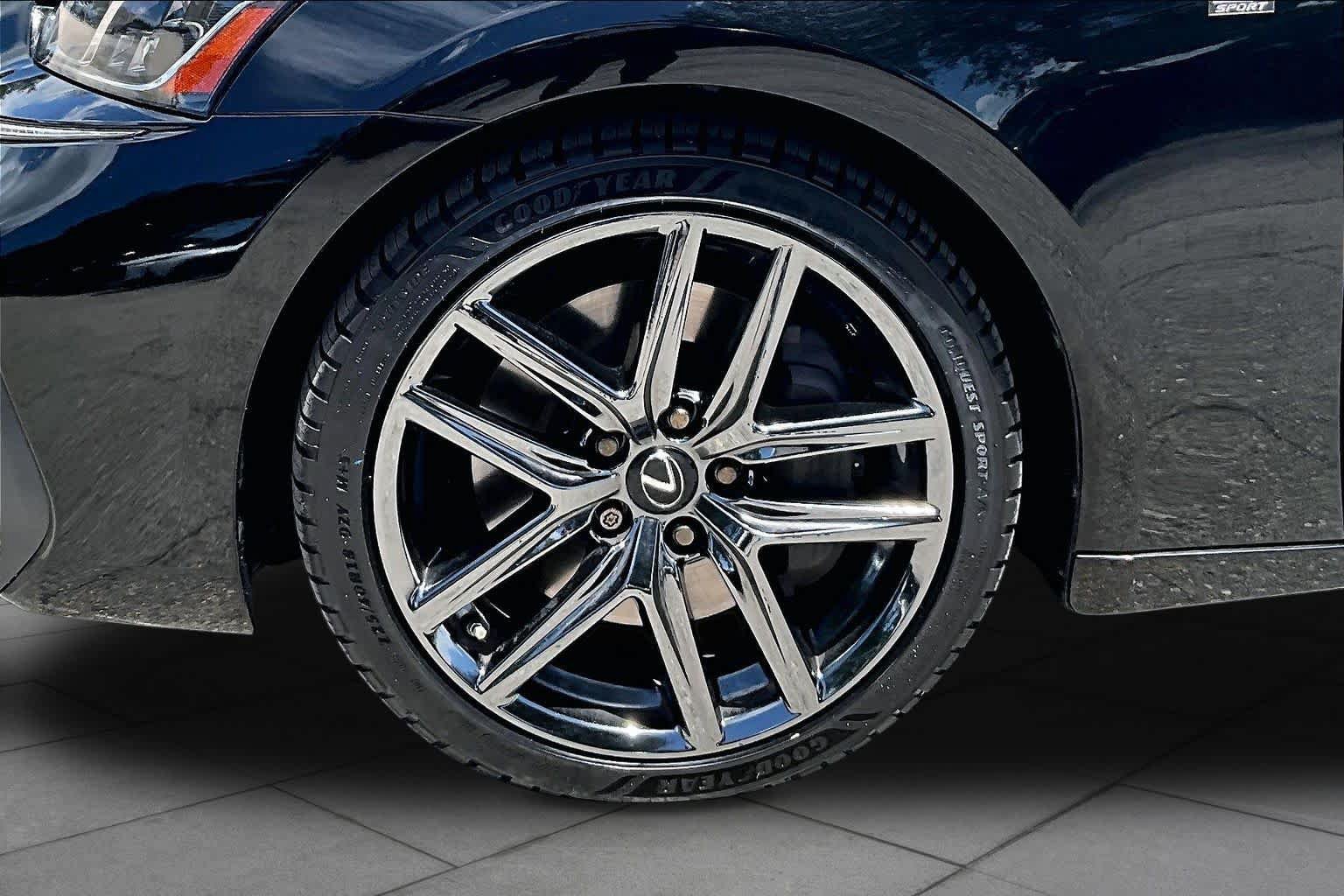 Used 2020 Lexus IS 300 F Sport w/ Blackline Edition RWD image 11