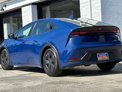 Used 2024 Toyota Prius LE image 6