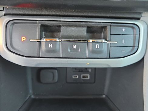 Used 2023 GMC Acadia SLT image 22