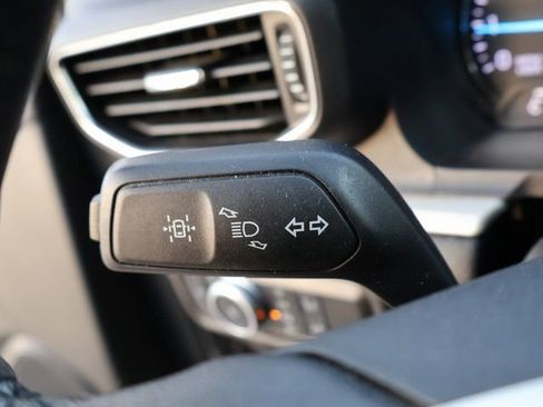 Used 2022 Ford Explorer XLT w/ Equipment Group 202A image 38