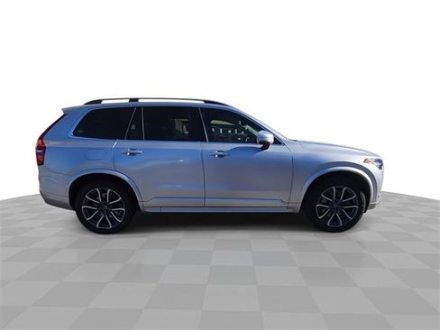 Used 2019 Volvo XC90 T6 Momentum w/ Protection Package Premier image 9