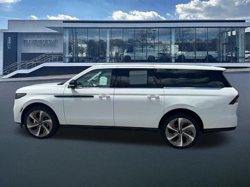 New 2027 Lincoln Navigator L Black Label AWD/4WD image 4