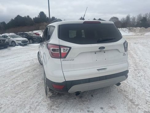 Used 2018 Ford Escape SE image 19