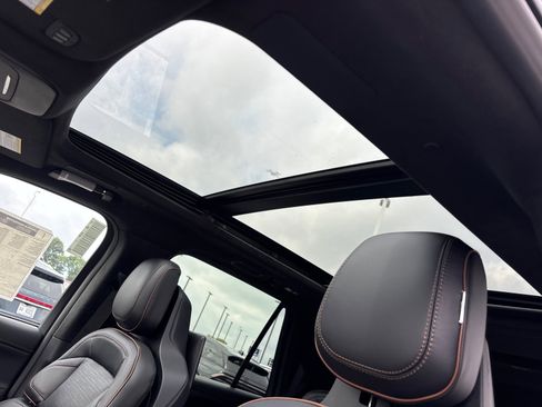 New 2025 Lincoln Navigator L Black Label image 25