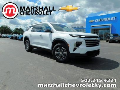 Used 2025 Chevrolet Traverse LT