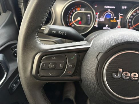 Used 2023 Jeep Wrangler Sport S image 19