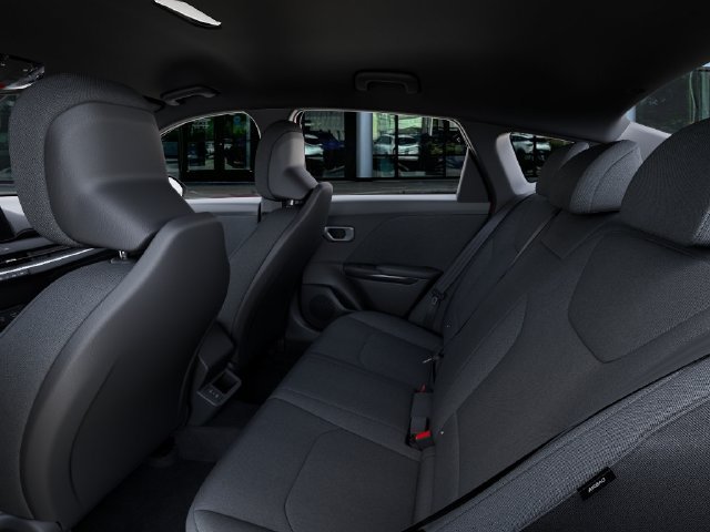 New 2026 Kia K4 FWD image 18