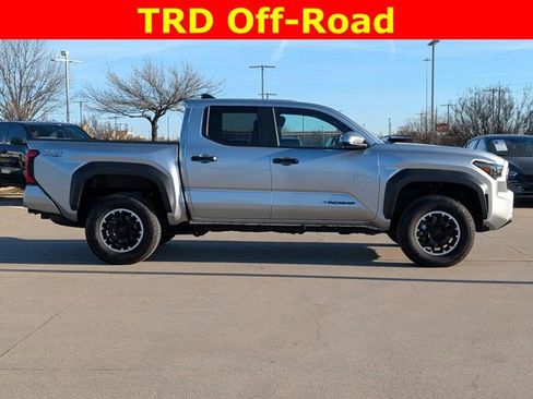 Used 2024 Toyota Tacoma TRD Off-Road image 4