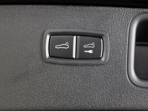 New 2026 Porsche Macan image 18