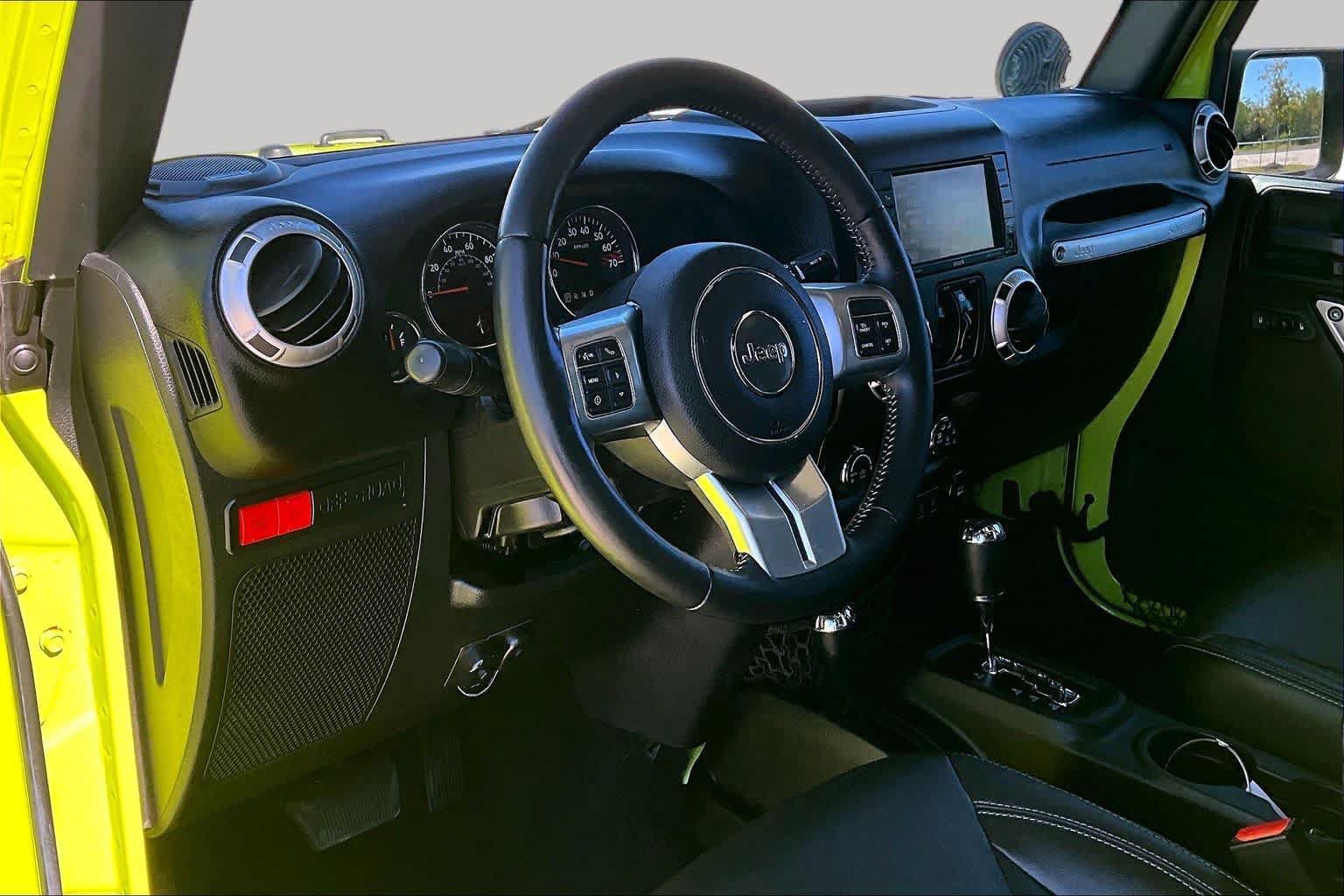 Used 2016 Jeep Wrangler Unlimited Rubicon AWD/4WD image 16