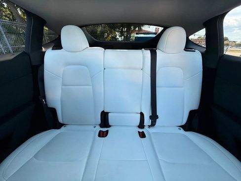 Used 2024 Tesla Model Y Long Range image 17