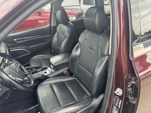 Used 2020 Kia Telluride S AWD/4WD image 12