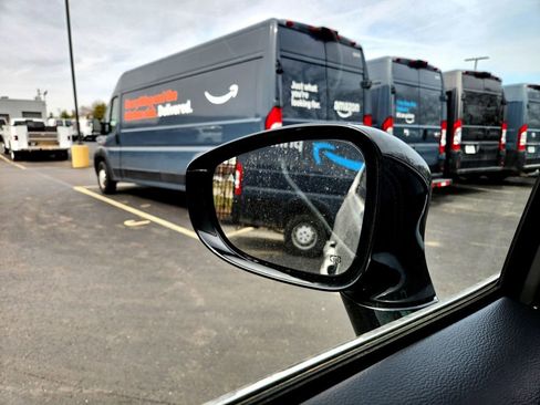 New 2025 Chrysler Pacifica Select image 10