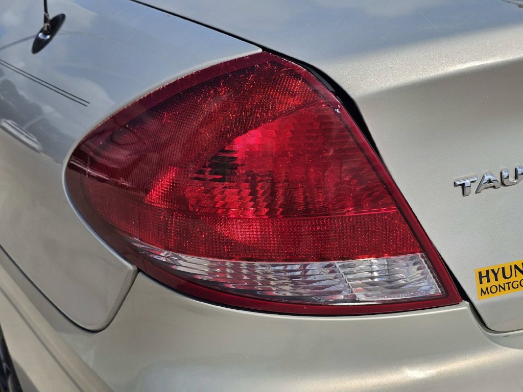 Used 2007 Ford Taurus SEL FWD image 9