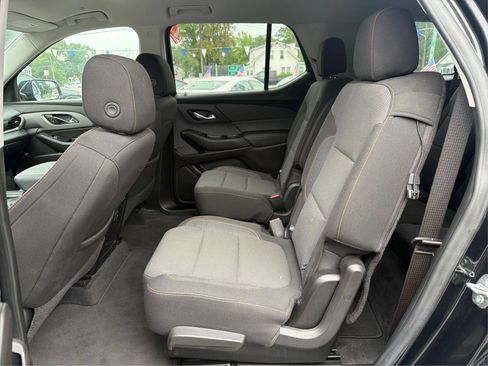 Used 2020 Chevrolet Traverse LT FWD image 10