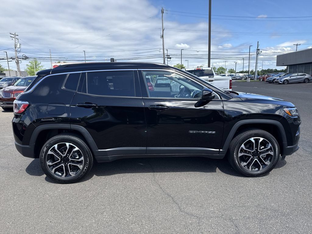 Used 2022 Jeep Compass Limited AWD/4WD image 6