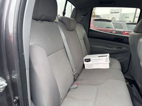 Used 2015 Toyota Tacoma PreRunner image 14