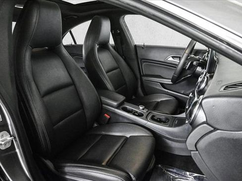 Used 2017 Mercedes-Benz CLA 250 4MATIC image 22