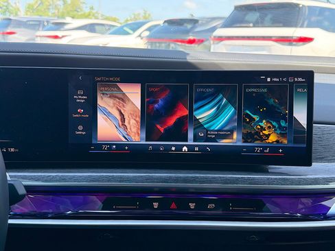 Used 2025 BMW i7 xDrive60 image 30