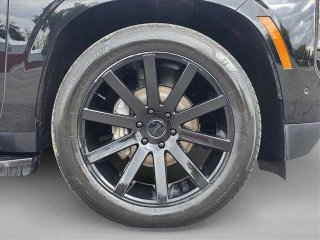 Used 2025 Chevrolet Suburban RST w/ RST Capability Package AWD/4WD image 9