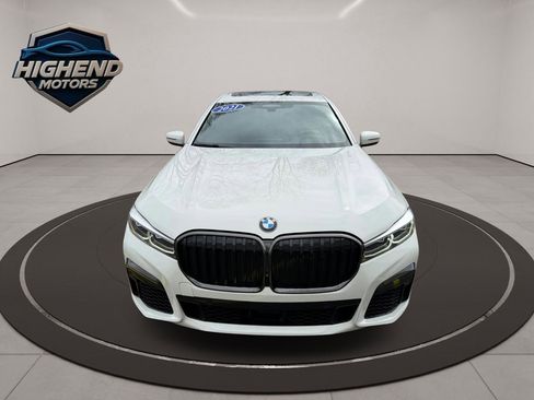 Used 2021 BMW 750i xDrive w/ Luxury Rear Seating Package image 10
