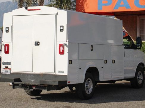 Used 2019 Chevrolet Express 3500 w/ Power Convenience Package image 8