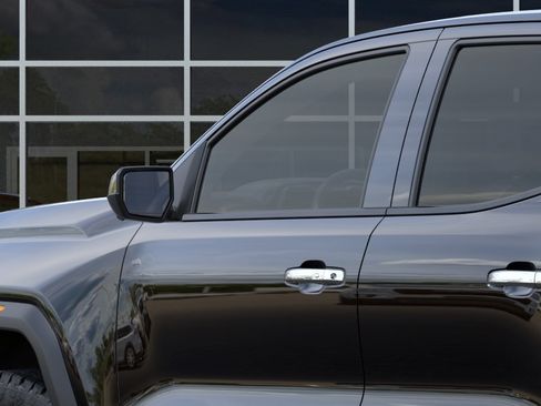 New 2026 GMC Canyon Denali w/ LPO, Denali Black Edition AWD/4WD image 36