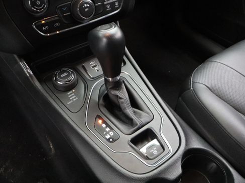 Used 2021 Jeep Cherokee Latitude Lux AWD/4WD image 19